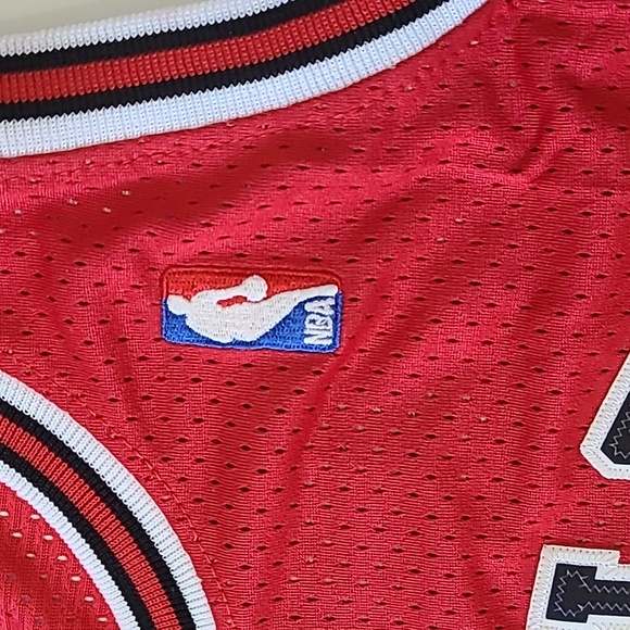 Mitchell & Ness Youth Boys Michael Jordan 97/98 Chicago Bulls Jersey 14/16 Large - Picture 10 of 12